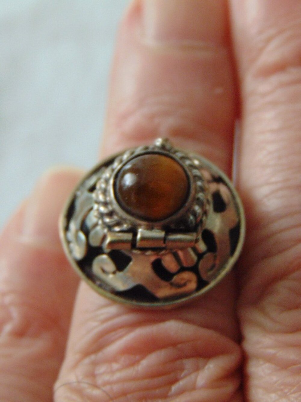 Taxco 925 Mexico signed Tiger eye poison ring sz.7